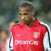 Koplopers Arsenal en Manchester winnen