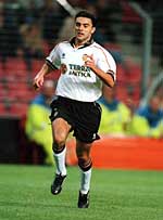 Thumbnail for article: Valencia flitst langs Leeds