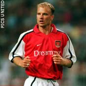 Bergkamp op tijd fit voor Cup Final
