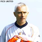 Van Marwijk is het eens met kritiek Cruijff