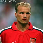 Bergkamp bezorgt Arsenal record