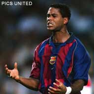 Kluivert helpt Barcelona aan vijf goals