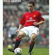 Ook Neville breekt middenvoetsbeentje