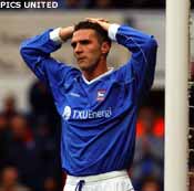 Ipswich Town ontloopt degradatie niet