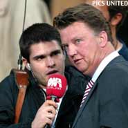 Van Gaal verwijdert pers van trainingen