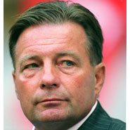 Adriaanse volgt Van Stee op bij AZ