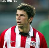 Kezman helpt PSV langs Heerenveen