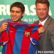 'Barça verhuurt Riquelme aan Zwitsers'