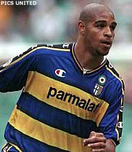 Adriano en Mutu op recordjacht bij Parma