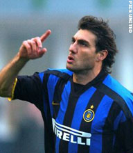 Christian Vieri vreest einde seizoen