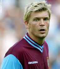 Marcus Allbäck wil blijven bij Aston Villa