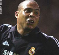 Ronaldo helpt Real Madrid voorbij Valencia