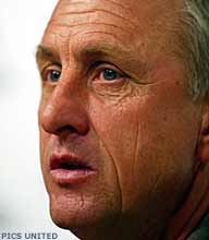 Cruijff: 'Beckham beter naar Barça dan Real'
