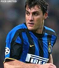 'Chelsea kaapt Christian Vieri weg bij Inter'