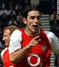 Pires en Vieira verlengen bij Arsenal