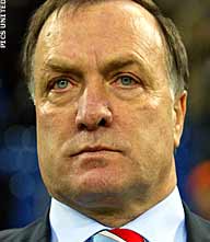 Oranje praat en praat en zwijgt en traint