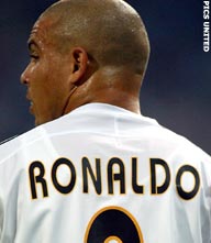 Ronaldo en Beckham helpen saai Real