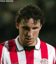 'Liesbreuk Van Bommel, niet out voor Ajax'