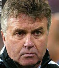 Hiddink heeft slechts 16 spelers voor NAC