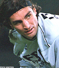 'Doelman Oscar Moens kan naar HSV'