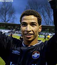 Invaller helpt Willem II langs Groningen