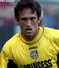 ADO ontsnapt in Breda aan oorwassing