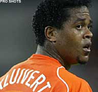 Middlesbrough wil Kluivert en Zenden kopen