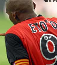 Barcelona geeft hoop transfer Eto'o op