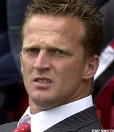 Thumbnail for article: Van den Brom volgt Schip en Van Basten op