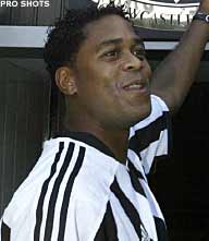 Kluivert blijft in het spoor Van Nistelrooy