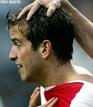 Ajax wint van NEC maar overtuigt niet