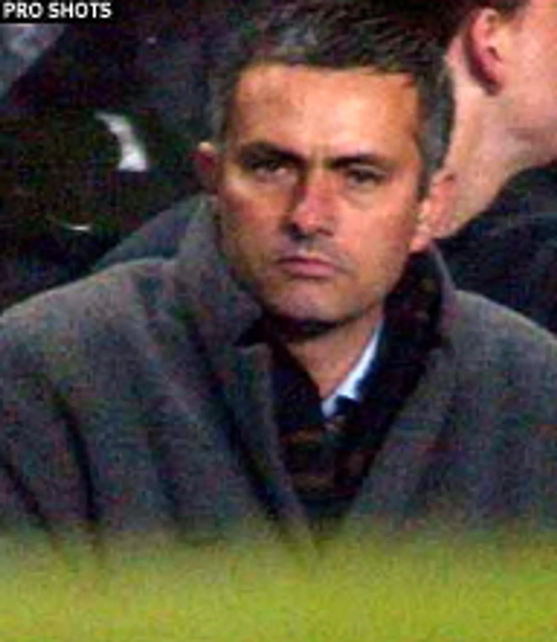 Mourinho zegt dat hij spelers tekort komt