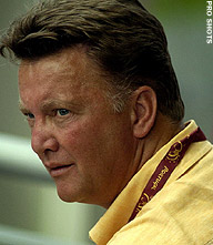 Louis van Gaal volgt Co Adriaanse op bij AZ