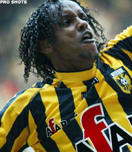 Vitesse benut de kansen en verslaat Roda JC