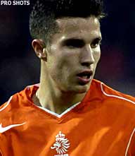 Jong Oranje machteloos en rood Van Persie
