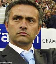 UEFA schorst en beboet 'leugenaar' Mourinho