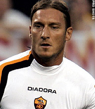 Flinke straf Totti na schop en stomp