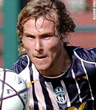 Treffer Nedved houdt Juve in spoor AC Milan