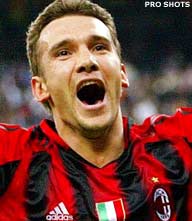 Vergeetachtige Sheva bezorgt Milan vertraging