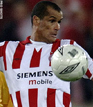 Rivaldo bezorgt Olympiakos landstitel