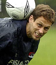 Cocu valt af, Lindenbergh alsnog bij Oranje