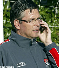 Supportersvereniging AZ royeert Van Geel