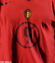 Politie Bosnië chanteert Belgen om shirts