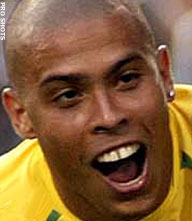 Brazilië wint, Ronaldo staat niet langer droog