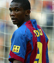 Eto'o vecht met Drogba en Essien om eretitel