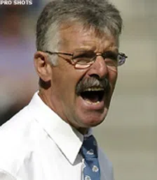 Thumbnail for article: Sef Vergoossen van Emiraten naar Japan