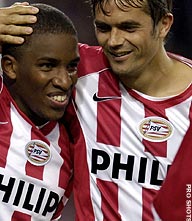 Snelle treffer Cocu helpt PSV naar ronde twee