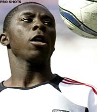 Adu is weer happy en blijft bij DC United