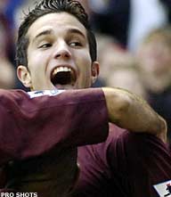 Van Persie beste van Engeland in november