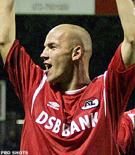 AZ wervelt met speels gemak langs RKC